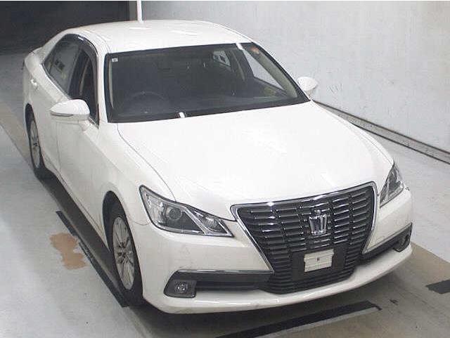 Toyota Crown 2015 photo